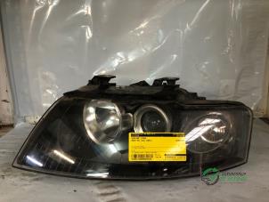 Gebruikte Koplamp links Audi A4 Cabriolet (B6) 2.5 TDI 24V Prijs € 150,00 Margeregeling aangeboden door Autobedrijf de Heer B.V.