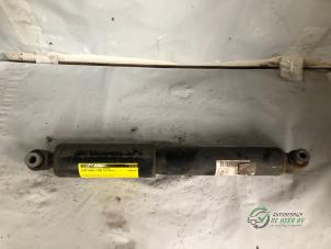 Gebruikte Schokdemper links-achter Ford Transit Connect (PJ2) 1.6 TDCi 16V 95 Prijs € 35,00 Margeregeling aangeboden door Autobedrijf de Heer B.V.