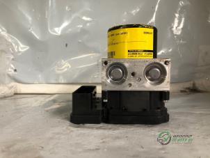 Gebruikte ABS Pomp Ford Transit Connect (PJ2) 1.6 TDCi 16V 95 Prijs € 150,00 Margeregeling aangeboden door Autobedrijf de Heer B.V.