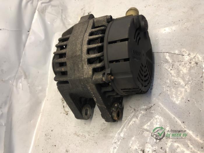 Dynamo van een Peugeot 107 1.0 12V 2008