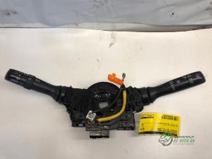 Gebruikte Combischakelaar ramen Peugeot 107 1.0 12V Prijs € 40,00 Margeregeling aangeboden door Autobedrijf de Heer B.V.