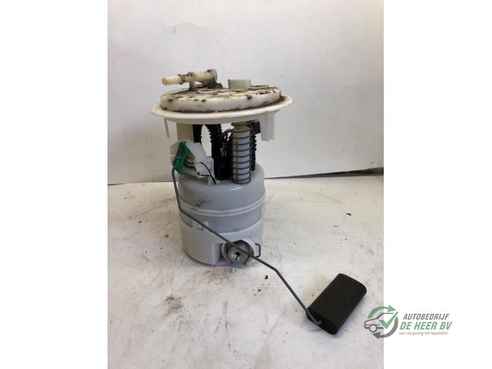 Gebruikte Tank element Pomp Peugeot 307 (3A/C/D) 1.6 16V Prijs € 35,00 Margeregeling aangeboden door Autobedrijf de Heer B.V.
