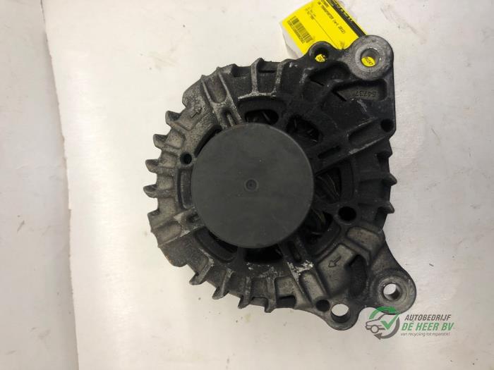 Gebruikte Dynamo Volkswagen Transporter T5 2.0 TDI DRF Prijs € 50,00 Margeregeling aangeboden door Autobedrijf de Heer B.V.
