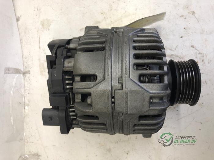 Gebruikte Dynamo Volkswagen Golf IV (1J1) 1.4 16V Prijs € 50,00 Margeregeling aangeboden door Autobedrijf de Heer B.V.