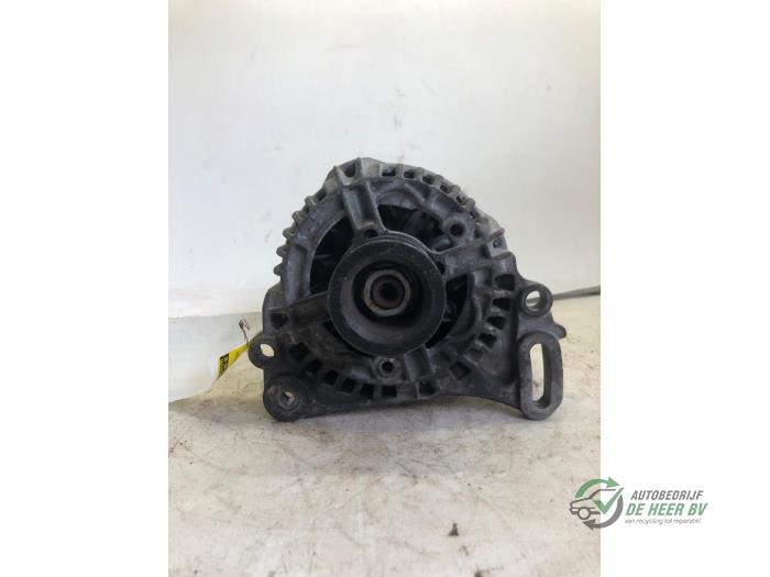 Gebruikte Alternator Volkswagen Fox (5Z) 1.2 Prijs € 50,00 Margeregeling aangeboden door Autobedrijf de Heer B.V.