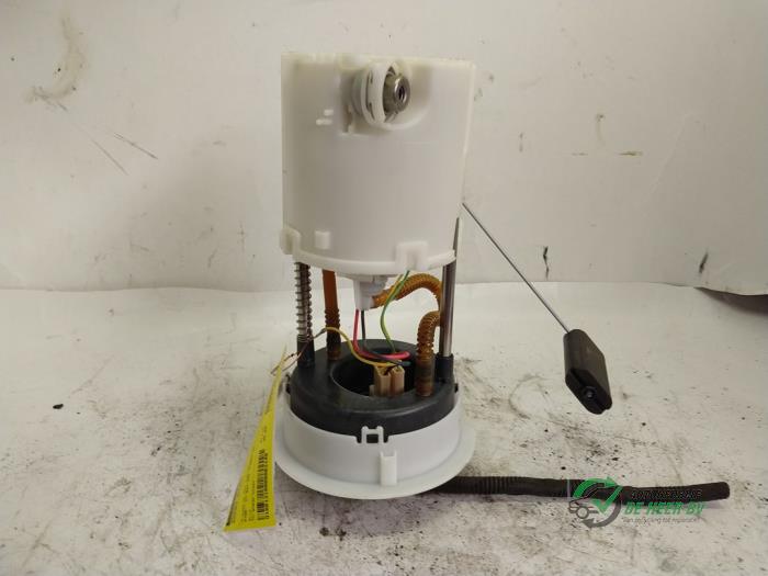 Gebruikte Tank element Pomp Suzuki Splash 1.0 12V Prijs € 35,00 Margeregeling aangeboden door Autobedrijf de Heer B.V.