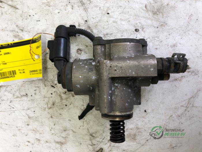 Gebruikte Hogedrukpomp Volkswagen Golf V (1K1) 1.6 FSI 16V Prijs € 75,00 Margeregeling aangeboden door Autobedrijf de Heer B.V.
