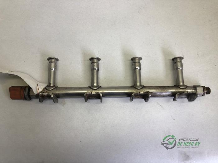 Gebruikte Galerij (Injectie) Skoda Octavia Combi (1Z5) 1.2 TSI Prijs € 30,00 Margeregeling aangeboden door Autobedrijf de Heer B.V.