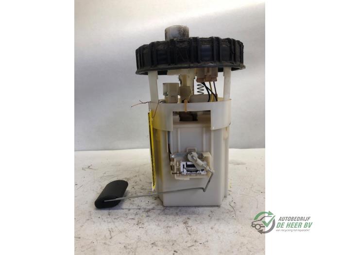 Gebruikte Tank element Pomp Kia Picanto (BA) 1.0 12V Prijs € 35,00 Margeregeling aangeboden door Autobedrijf de Heer B.V.