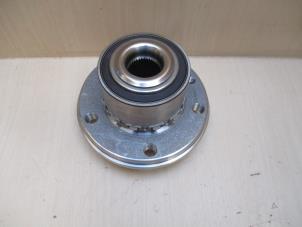 Nieuwe Wielnaaf achter Volkswagen Transporter Prijs € 114,95 Inclusief btw aangeboden door Autohandel P. Caron & Zoon B.V.