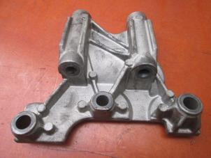 Gebruikte Motorsteun Volkswagen Transporter Prijs € 30,25 Inclusief btw aangeboden door Autohandel P. Caron & Zoon B.V.