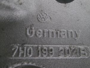 Gebruikte Motorsteun Volkswagen Transporter Prijs € 36,30 Inclusief btw aangeboden door Autohandel P. Caron & Zoon B.V.