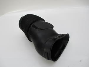Gebruikte Luchtinlaat slang Volkswagen Transporter Prijs € 3,63 Inclusief btw aangeboden door Autohandel P. Caron & Zoon B.V.