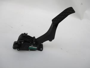 Gaspedaal module van een Volkswagen Transporter 2011