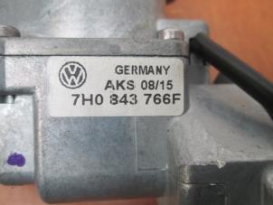 Gebruikte Schuifdeur motor rechts Volkswagen Transporter Prijs € 90,75 Inclusief btw aangeboden door Autohandel P. Caron & Zoon B.V.
