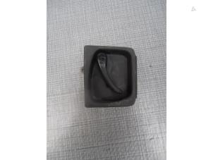 Gebruikte Handgreep Volkswagen Transporter Prijs € 6,05 Inclusief btw aangeboden door Autohandel P. Caron & Zoon B.V.