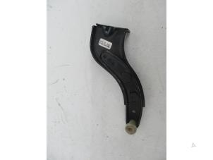 Gebruikte Schuifdeurrol links Volkswagen Caddy Prijs € 36,30 Inclusief btw aangeboden door Autohandel P. Caron & Zoon B.V.