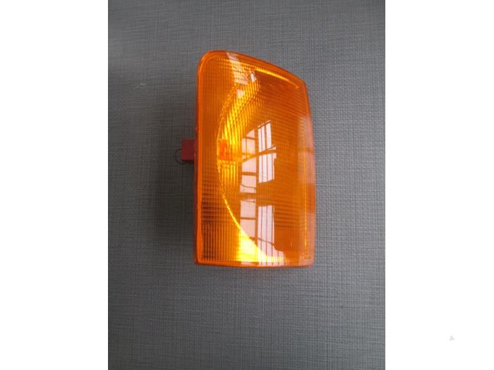 Gebruikte Pinker rechts Volkswagen LT Prijs € 12,10 Inclusief btw aangeboden door Autohandel P. Caron & Zoon B.V.