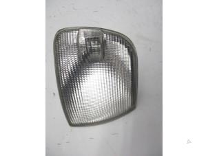 Gebruikte Knipperlicht rechts Volkswagen Transporter Prijs € 15,13 Inclusief btw aangeboden door Autohandel P. Caron & Zoon B.V.