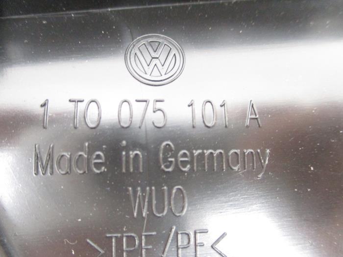 Spatlap van een Volkswagen Touran 2014