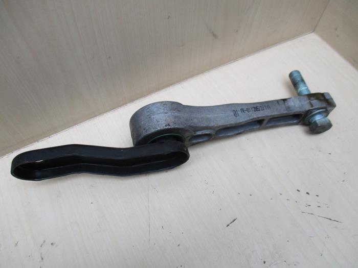 Gebruikte Versnellingsbak Steun Volkswagen Caddy Prijs € 20,57 Inclusief btw aangeboden door Autohandel P. Caron & Zoon B.V.