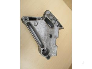 Gebruikte Motorsteun Volkswagen Caddy Prijs € 21,18 Inclusief btw aangeboden door Autohandel P. Caron & Zoon B.V.