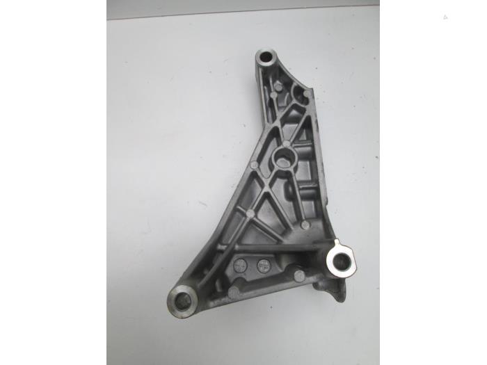 Gebruikte Motorrubber Volkswagen Transporter Prijs € 36,30 Inclusief btw aangeboden door Autohandel P. Caron & Zoon B.V.