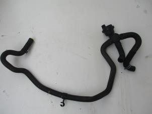 Gebruikte Koelwaterslang Volkswagen Crafter Prijs € 60,50 Inclusief btw aangeboden door Autohandel P. Caron & Zoon B.V.
