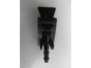 Gebruikte Ruitensproeier voor Volkswagen Transporter Prijs € 2,42 Inclusief btw aangeboden door Autohandel P. Caron & Zoon B.V.