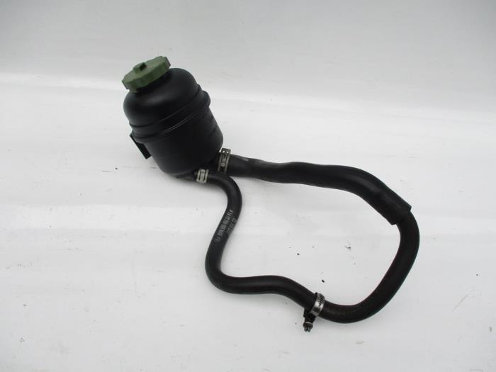 Gebruikte Servo Oliereservoir Volkswagen Crafter Prijs € 18,15 Inclusief btw aangeboden door Autohandel P. Caron & Zoon B.V.