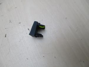 Gebruikte Dashboard deel Volkswagen Caddy Prijs € 1,82 Inclusief btw aangeboden door Autohandel P. Caron & Zoon B.V.