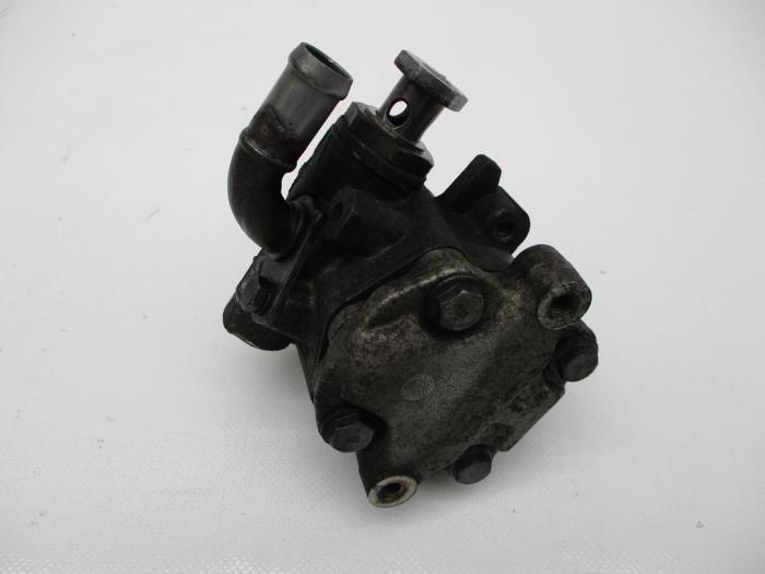 Gebruikte Pomp Servo Volkswagen Transporter Prijs € 151,25 Inclusief btw aangeboden door Autohandel P. Caron & Zoon B.V.
