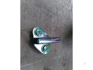 Nieuwe Slotplaat voor Volkswagen Transporter T4 1.9 TD Prijs € 7,87 Inclusief btw aangeboden door Autohandel P. Caron & Zoon B.V.