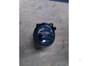 Nieuwe Mistlamp rechts-voor Volkswagen Transporter/Caravelle T5 2.0 Prijs € 51,43 Inclusief btw aangeboden door Autohandel P. Caron & Zoon B.V.