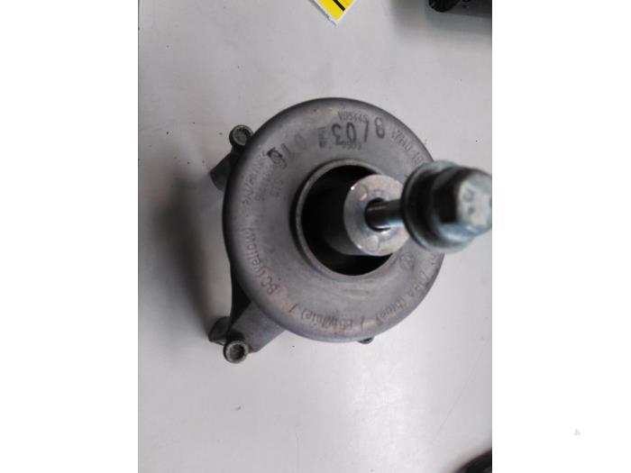 Gebruikte Motorrubber Volkswagen Transporter/Caravelle T5 2.0 Prijs € 54,45 Inclusief btw aangeboden door Autohandel P. Caron & Zoon B.V.