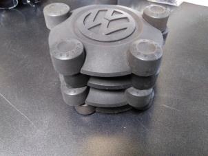 Gebruikte Wieldop set Volkswagen Caddy Combi III (2KB,2KJ) 1.6 Prijs € 29,65 Inclusief btw aangeboden door Autohandel P. Caron & Zoon B.V.