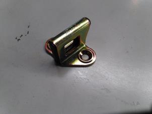 Nieuwe Slotplaat voor Volkswagen Transporter T4 2.4 D Prijs € 21,18 Inclusief btw aangeboden door Autohandel P. Caron & Zoon B.V.