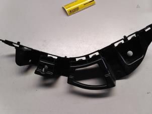 Nieuwe Bumpersteun rechts-voor Mercedes Sprinter 3,5t (906.73) Prijs € 17,55 Inclusief btw aangeboden door Autohandel P. Caron & Zoon B.V.