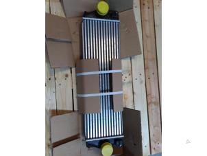 Nieuwe Intercooler Volkswagen Crafter 2.5 TDI 28/30/32/35 MWB Prijs € 151,25 Inclusief btw aangeboden door Autohandel P. Caron & Zoon B.V.