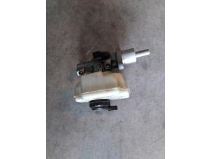 Gebruikte Hoofdremcilinder Volkswagen Caddy III (2KA,2KH,2CA,2CH) 1.6 TDI 16V Prijs € 151,25 Inclusief btw aangeboden door Autohandel P. Caron & Zoon B.V.