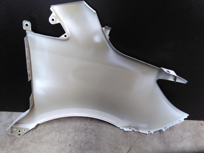 Scherm links-voor van een Mercedes-Benz Sprinter 5t (907.6) 314 CDI 2.1 D RWD 2024