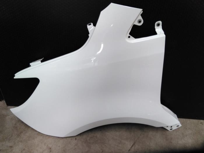 Scherm links-voor van een Mercedes-Benz Sprinter 5t (907.6) 314 CDI 2.1 D RWD 2024