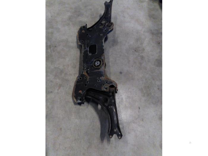 Gebruikte Subframe Volkswagen Caddy III (2KA,2KH,2CA,2CH) 1.6 TDI 16V Prijs € 199,65 Inclusief btw aangeboden door Autohandel P. Caron & Zoon B.V.