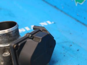 Gebruikte Gasklephuis Kia Rio III (UB) 1.1 CRDi VGT 12V Prijs € 78,75 Margeregeling aangeboden door Maresia Auto Recycling B.V.