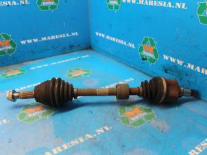 Gebruikte Steekas links-voor Ford Fiesta 6 (JA8) 1.6 TDCi 16V 95 Prijs € 52,50 Margeregeling aangeboden door Maresia Auto Recycling B.V.