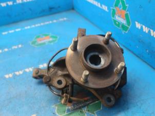 Gebruikte Fusee links-voor Ford B-Max (JK8) Prijs € 78,75 Margeregeling aangeboden door Maresia Auto Recycling B.V.