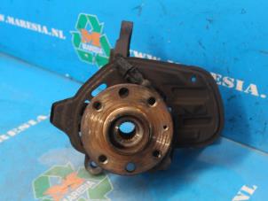 Gebruikte Fusee rechts-voor Opel Meriva 1.8 16V Prijs € 26,25 Margeregeling aangeboden door Maresia Auto Recycling B.V.