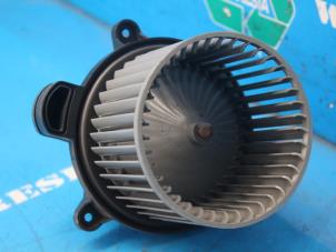Gebruikte Chaufage Ventilatiemotor Hyundai i10 (B5) 1.0 12V Prijs € 52,50 Margeregeling aangeboden door Maresia Auto Recycling B.V.