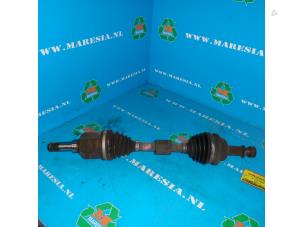 Gebruikte Aandrijfas links-voor Chrysler PT Cruiser 2.0 16V Prijs € 52,50 Margeregeling aangeboden door Maresia Auto Recycling B.V.