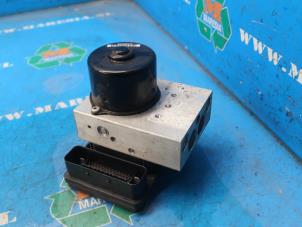 Gebruikte ABS Pomp Mercedes C Sportcoupé (C203) 1.8 C-180K 16V Prijs € 210,00 Margeregeling aangeboden door Maresia Auto Recycling B.V.